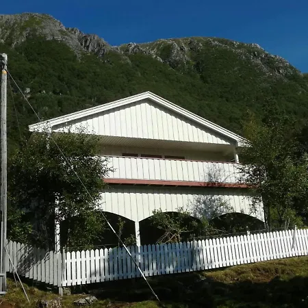 Landlig Hus Pa Kysten