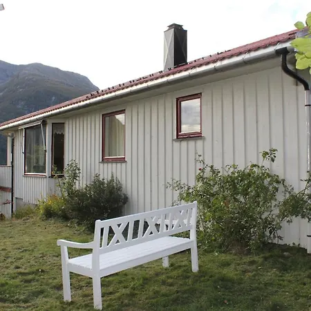 Dom wakacyjny Landlig Hus Pa Kysten *