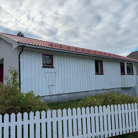Landlig Hus Pa Kysten