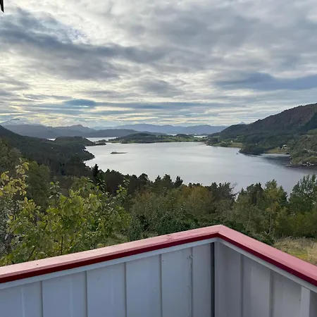 Landlig Hus Pa Kysten Сasa de vacaciones Tustna