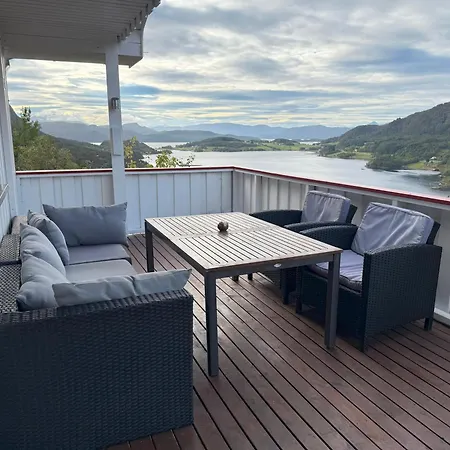 Landlig Hus Pa Kysten Сasa de vacaciones *