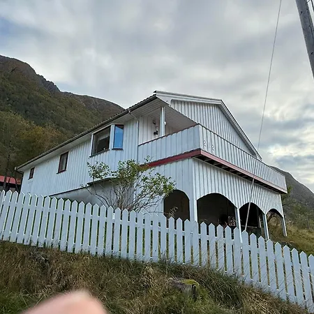 Landlig Hus Pa Kysten
