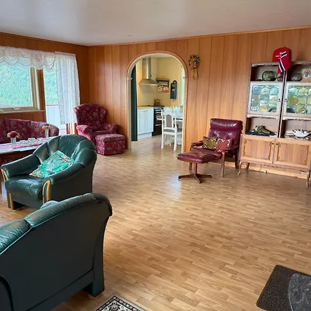 Landlig Hus Pa Kysten *