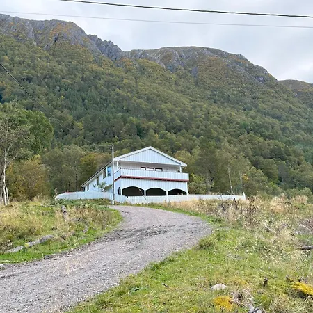 Dom wakacyjny Landlig Hus Pa Kysten Tustna